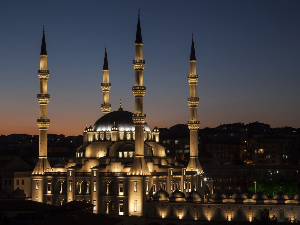 Kırıkkale Merkez Nur Camii gece mimari fotoğrafı – Crea IF İdris Ekinci